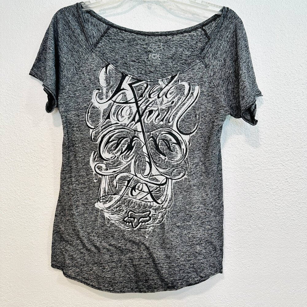 Fox Racing Women Sz Small T-Shirt Tee Front Graphics Grey Cap Sleeve Lightweight